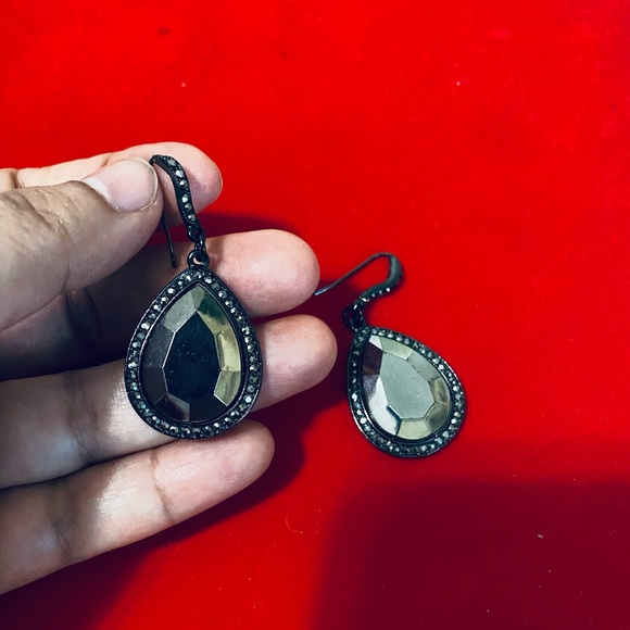 Jewelry - Picture 2 of 2